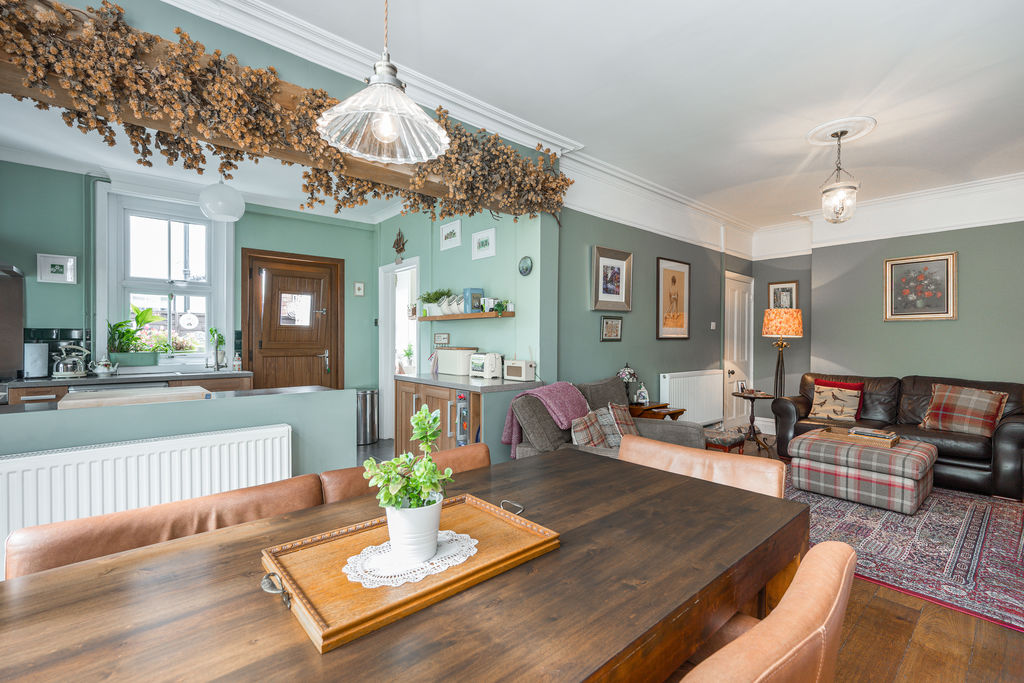 Sitting / Dining Room- click for photo gallery